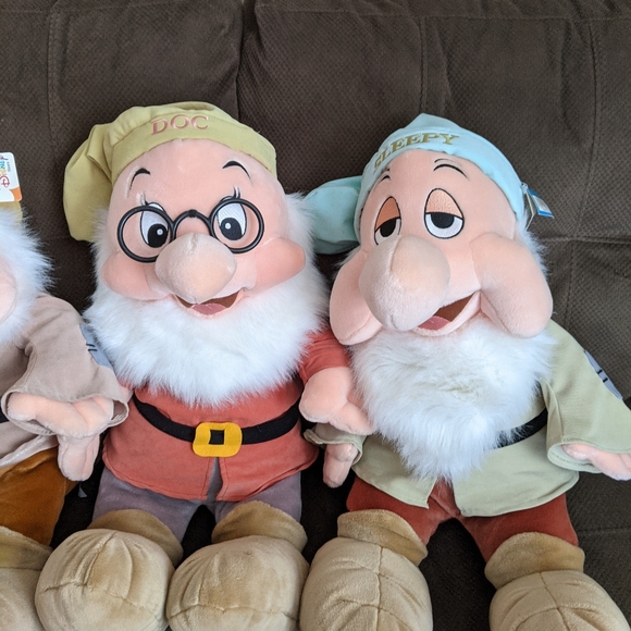 The Disney Store Plush Seven Dwarves (Large) - Picture 4 of 5